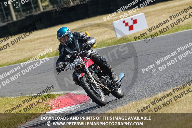 cadwell park;cadwell park photographs;cadwell trackday photographs;enduro digital images;event digital images;eventdigitalimages;peter wileman photography;racing digital images;trackday digital images;trackday photos